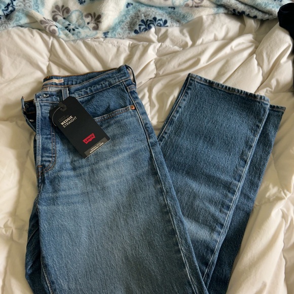 Levi’s Wedgie Jeans - Picture 2 of 5
